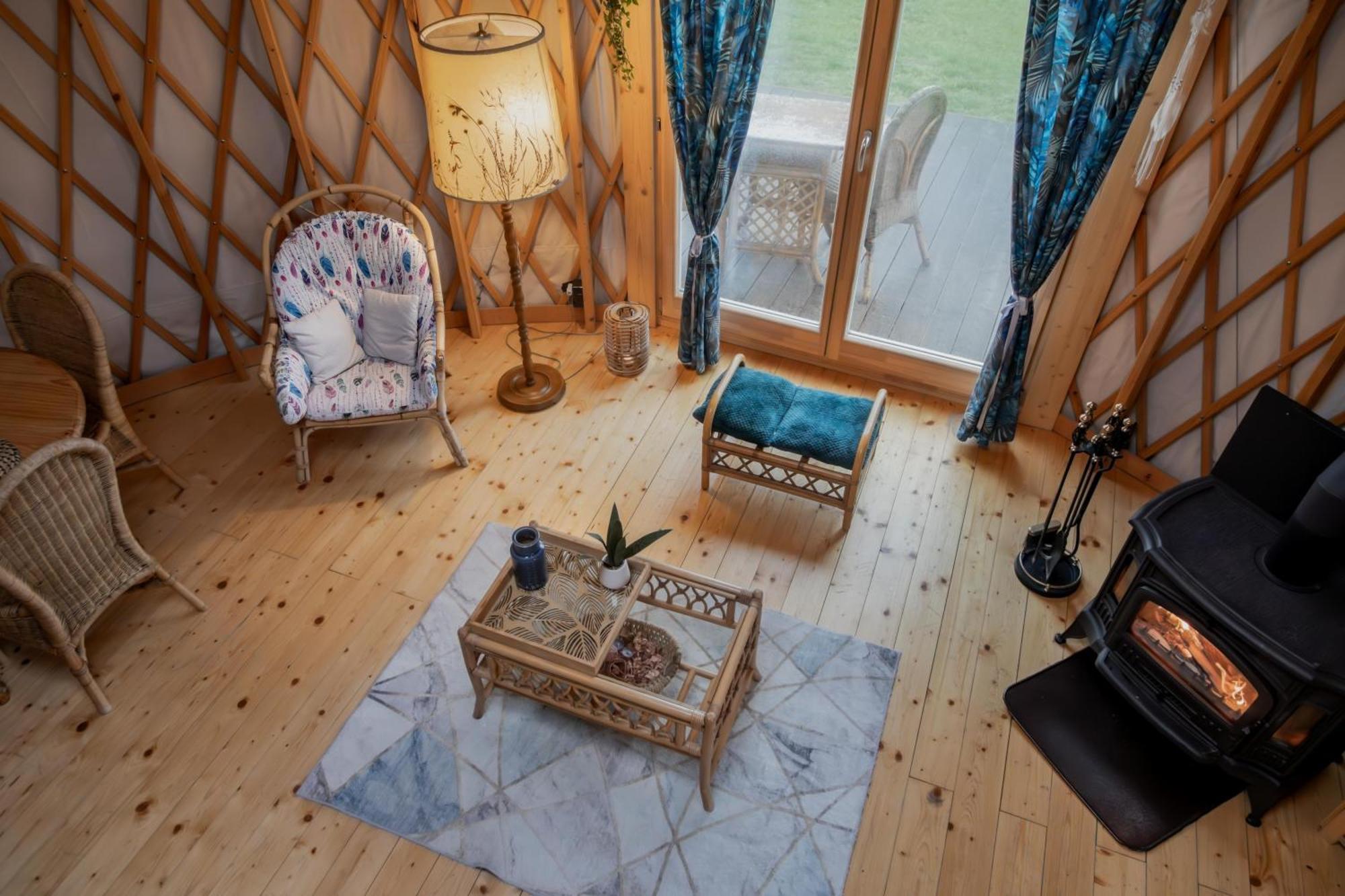 Luxury tent Glamping Niebianska Osada Jurty Dolnoslaskie & *
