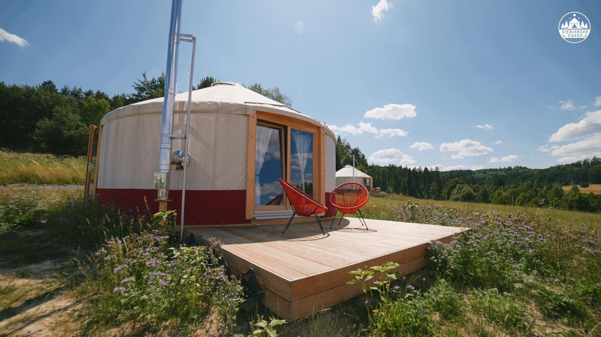 Glamping Niebianska Osada Jurty Dolnoslaskie & *