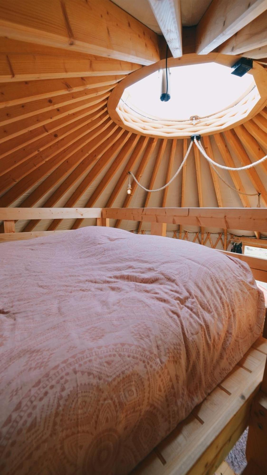 Luxury tent Glamping Niebianska Osada Jurty Dolnoslaskie &