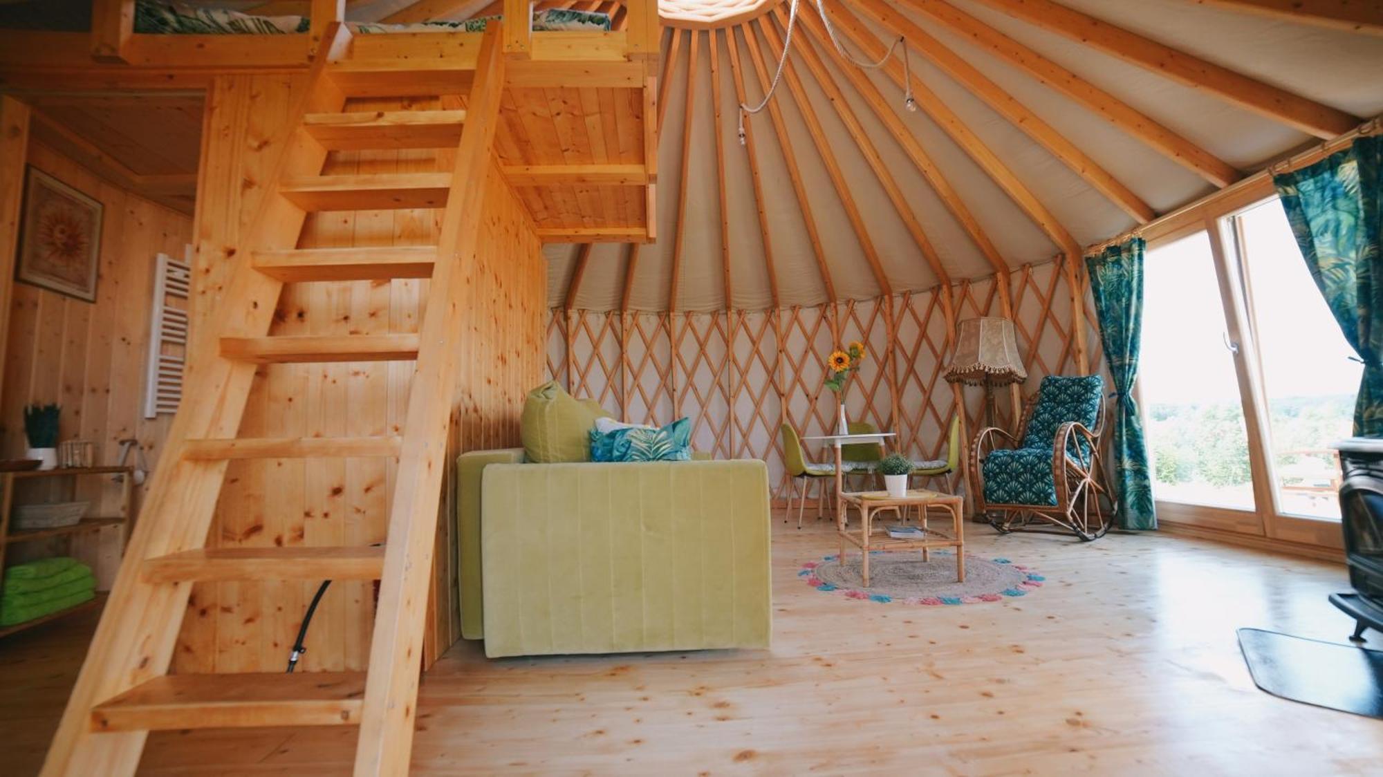 Glamping Niebianska Osada Jurty Dolnoslaskie & Luksustelt Polanica-Zdrój