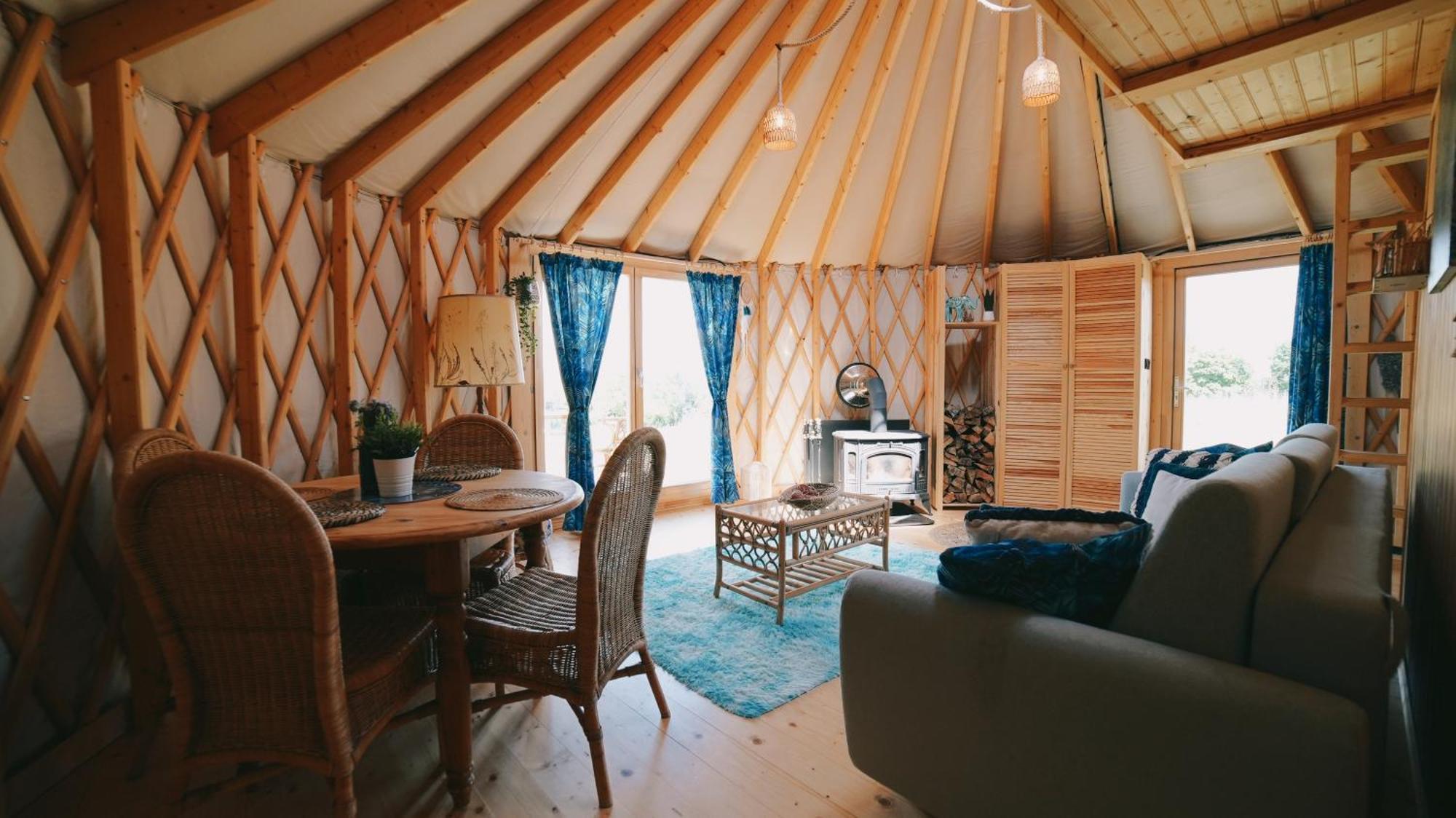 Luxury tent Glamping Niebianska Osada Jurty Dolnoslaskie & *