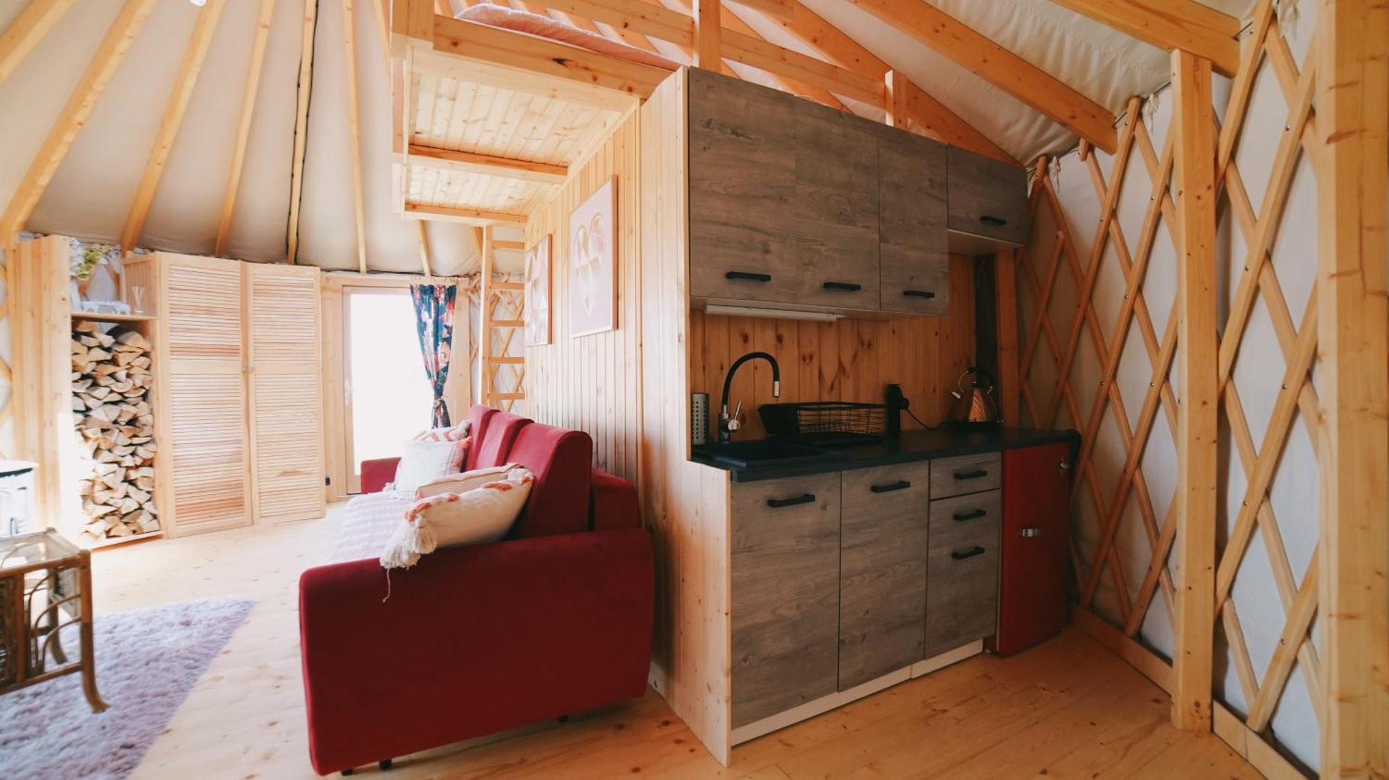 Luxury tent Glamping Niebianska Osada Jurty Dolnoslaskie & Polanica-Zdroj