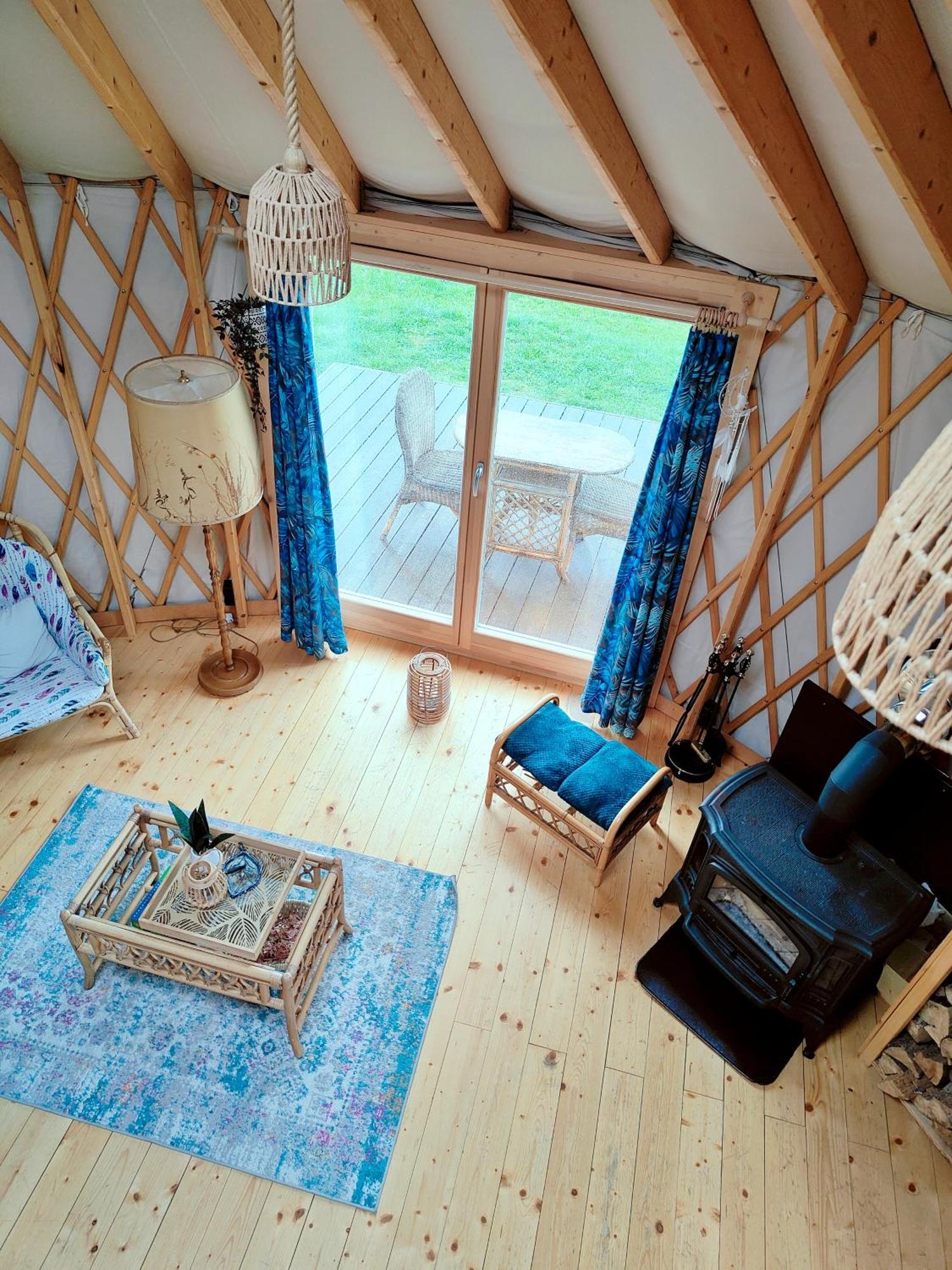 Glamping Niebianska Osada Jurty Dolnoslaskie & Luksustelt *
