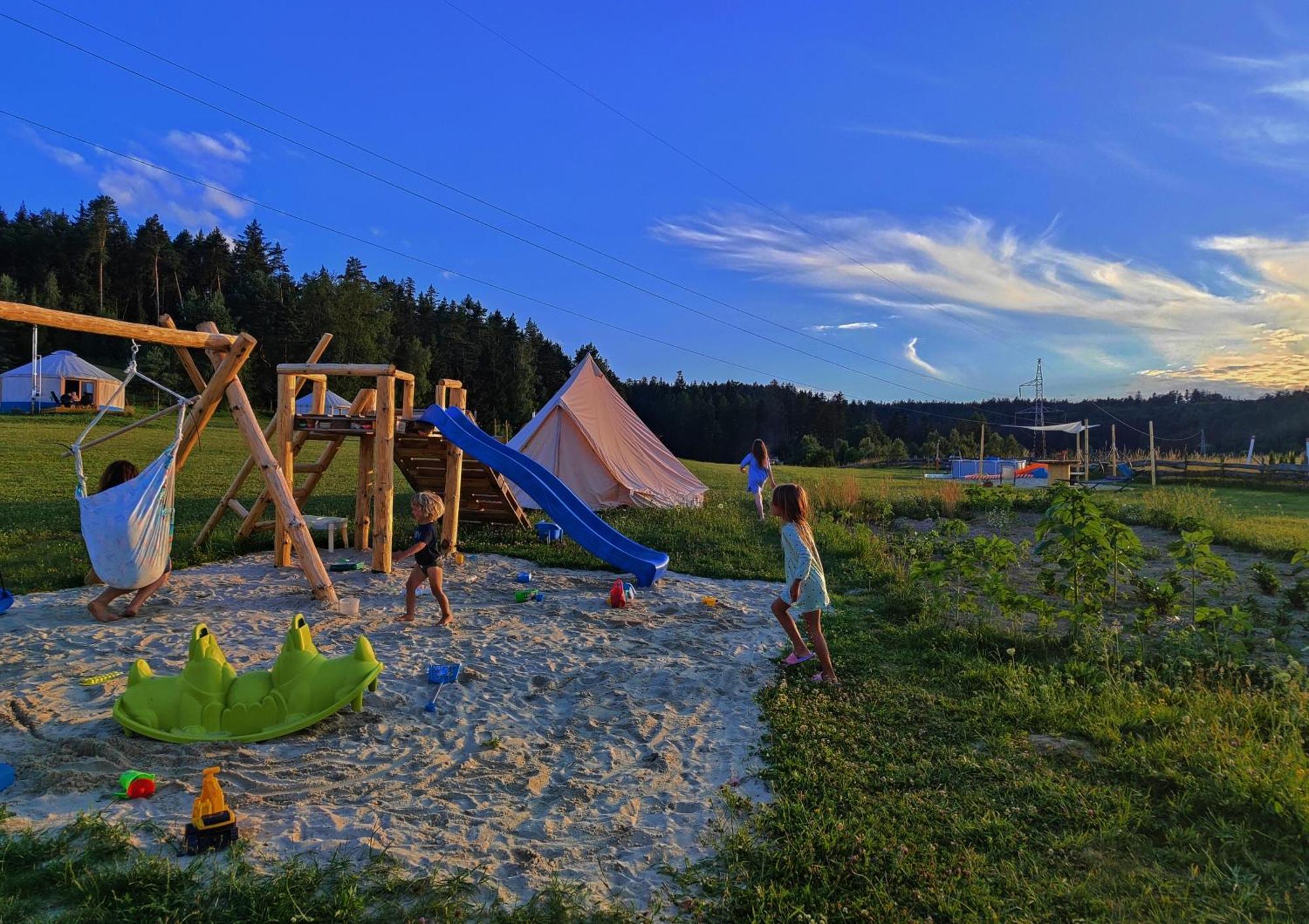 Glamping Niebianska Osada Jurty Dolnoslaskie &