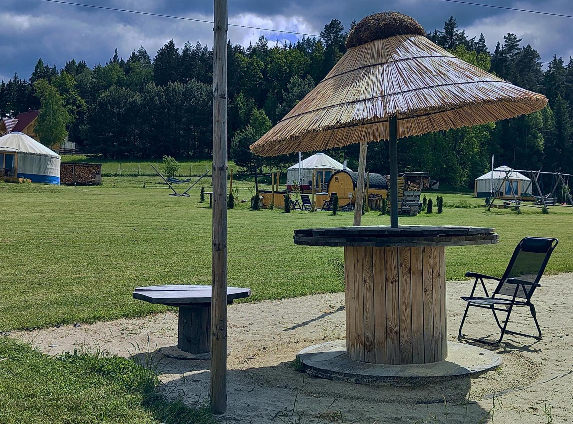 Glamping Niebianska Osada Jurty Dolnoslaskie & *